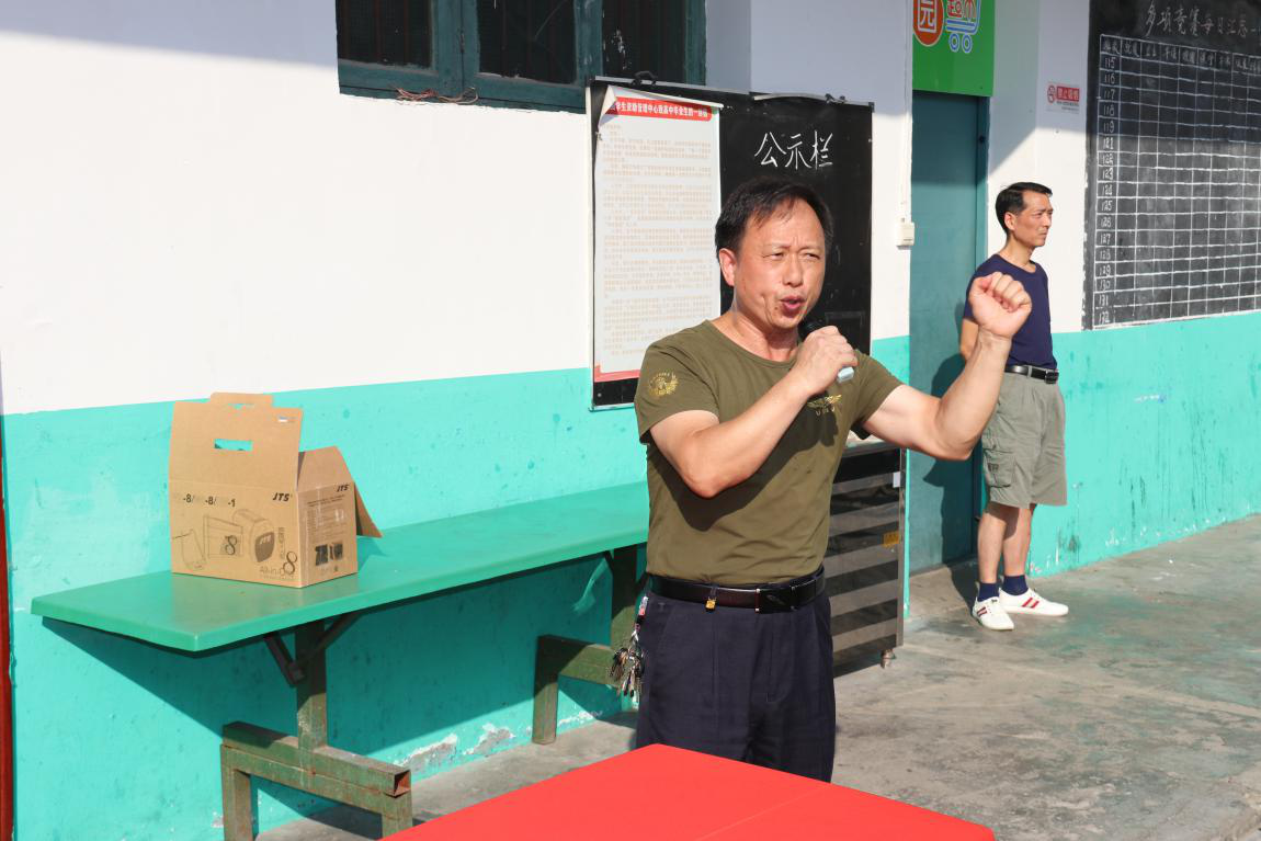 邵陽市華龍中學,邵陽中學教育,高中教育,師資雄厚,名優(yōu)教師
